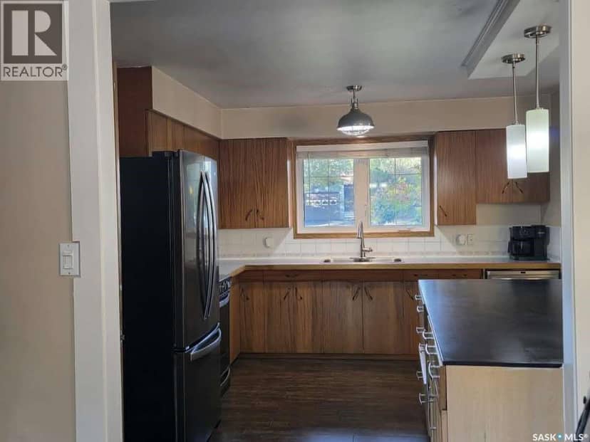 802 2nd STREET E — photo 18 of 18
