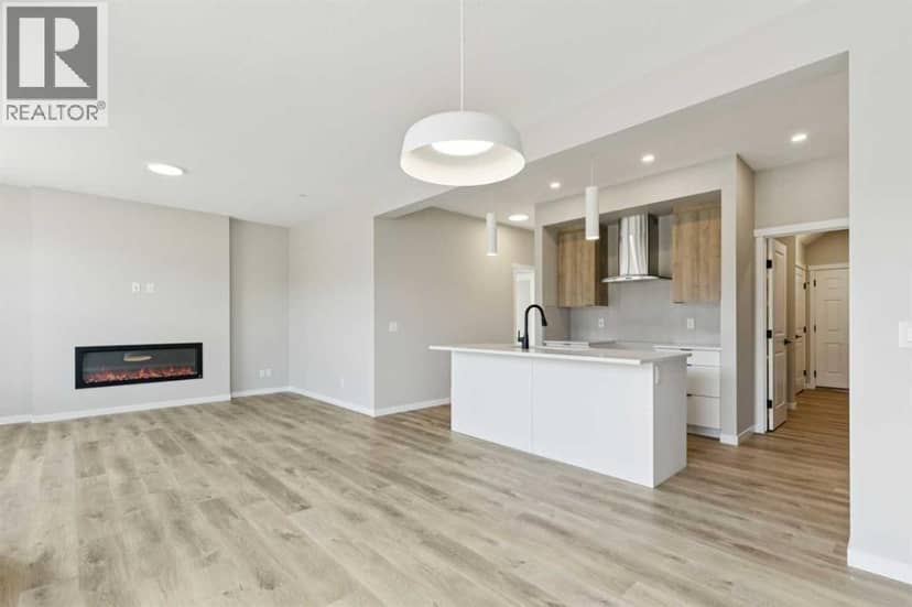 302 Hotchkiss Common SE — photo 11 of 35