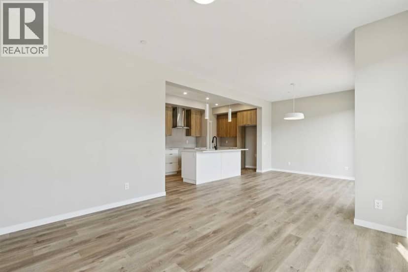 302 Hotchkiss Common SE — photo 15 of 35