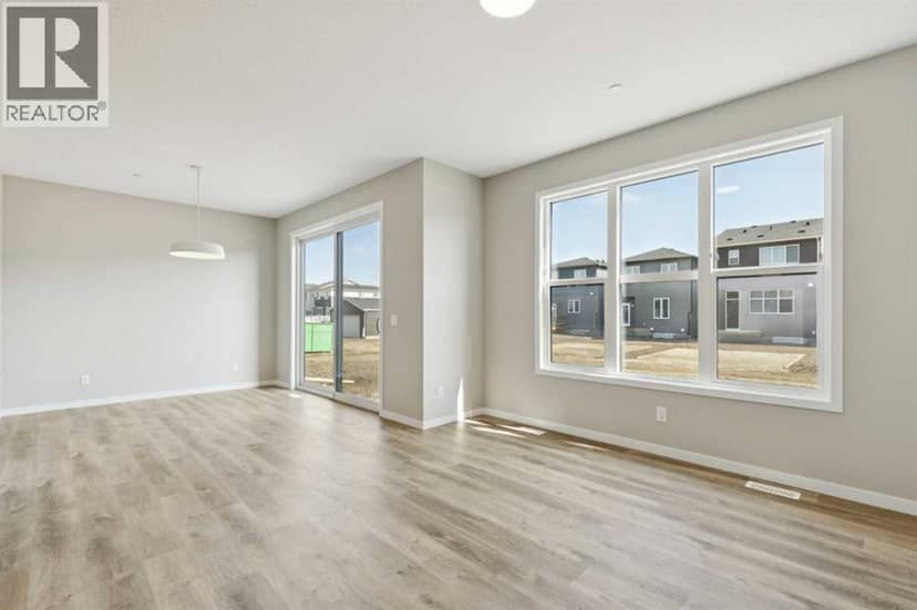 302 Hotchkiss Common SE — photo 16 of 35