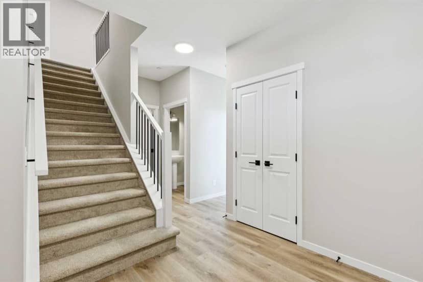 302 Hotchkiss Common SE, Calgary, photo 3