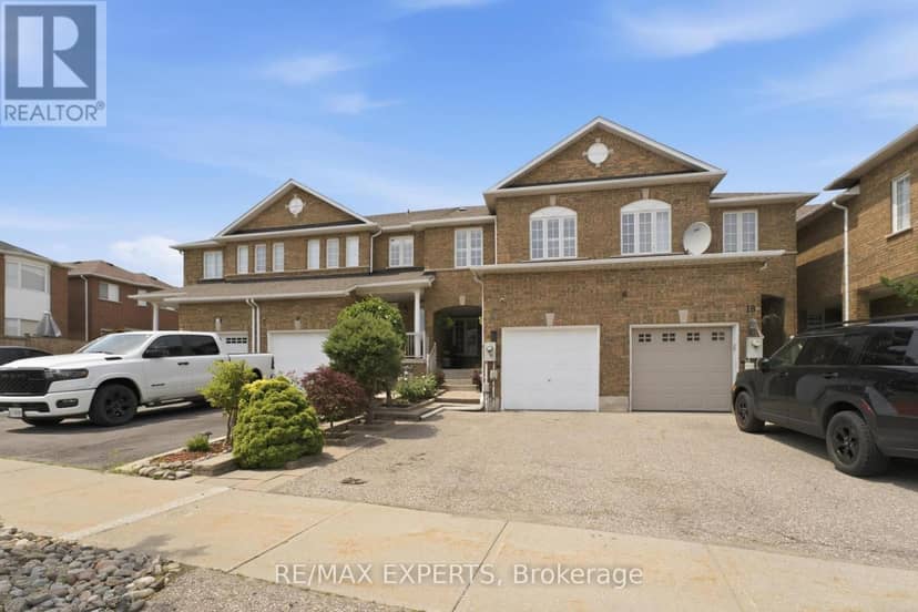 16 Piazza Crescent, Vaughan