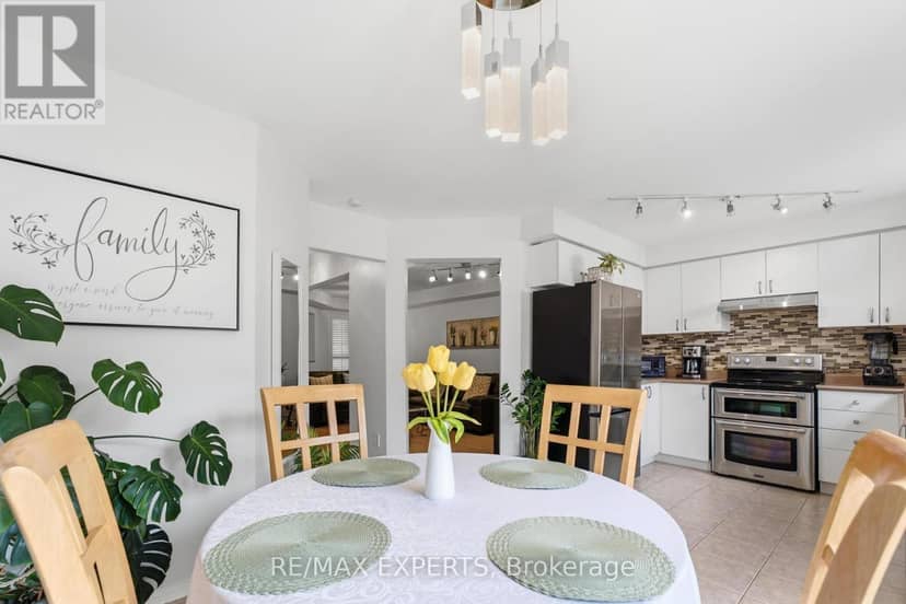 16 Piazza Crescent — photo 14 of 38