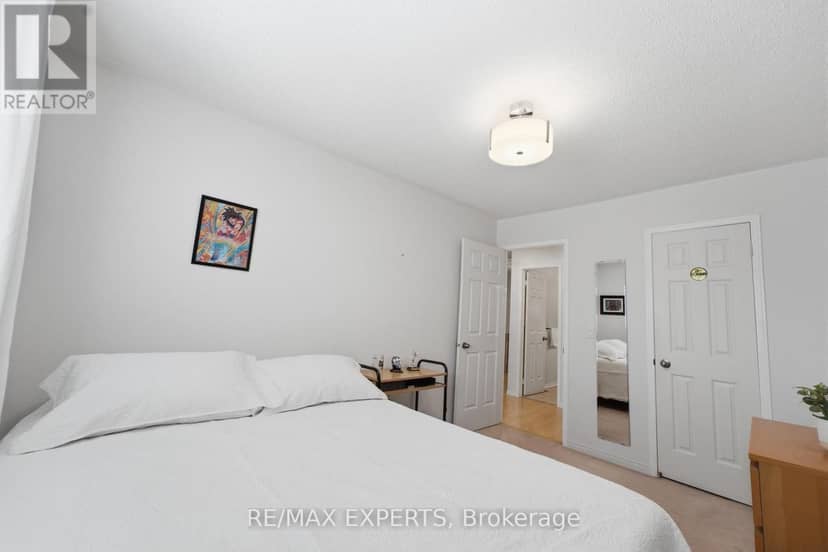16 Piazza Crescent — photo 20 of 38