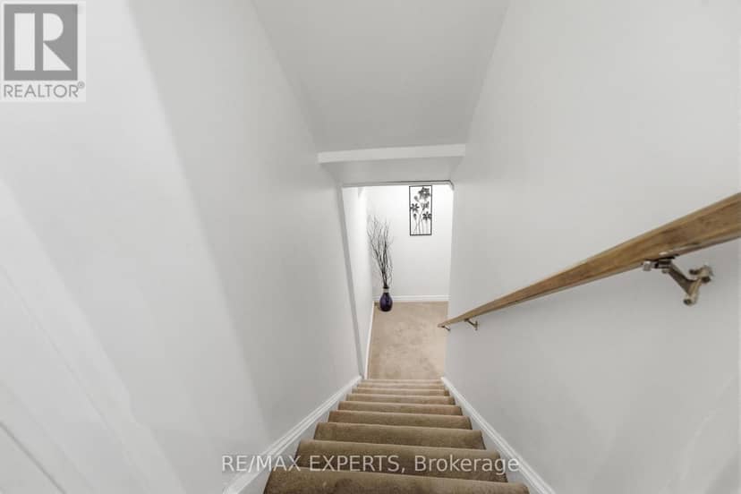 16 Piazza Crescent — photo 27 of 38