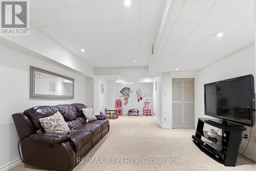 16 Piazza Crescent — photo 30 of 38