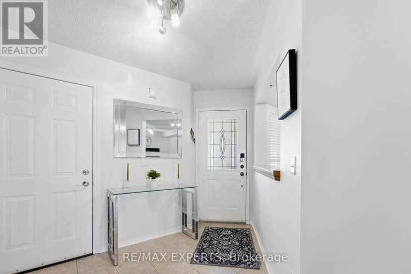 16 Piazza Crescent, Vaughan, photo 5