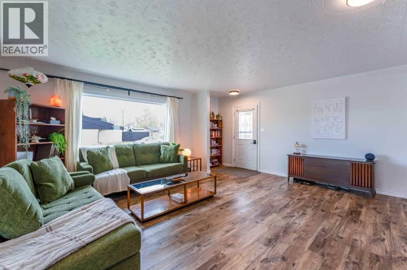 972 Poplar Avenue, Pincher Creek, photo 4