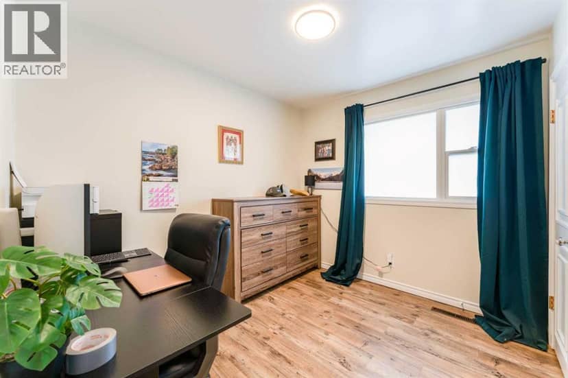 972 Poplar Avenue — photo 10 of 34
