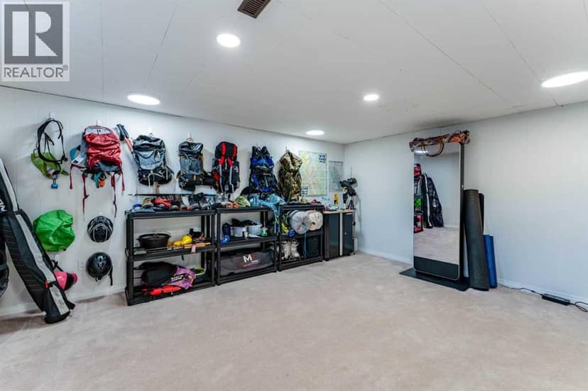 972 Poplar Avenue — photo 19 of 34