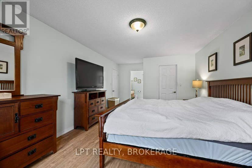 780 Muirfield Crescent — photo 28 of 40