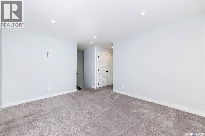 528 Myles Heidt MANOR — photo 18 of 35
