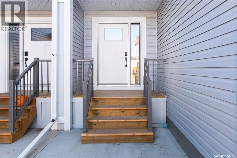 528 Myles Heidt MANOR, Saskatoon, photo 3