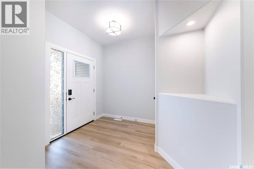 528 Myles Heidt MANOR, Saskatoon, photo 4