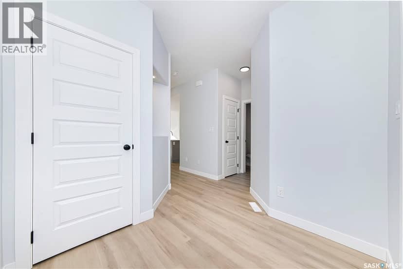 528 Myles Heidt MANOR, Saskatoon, photo 5