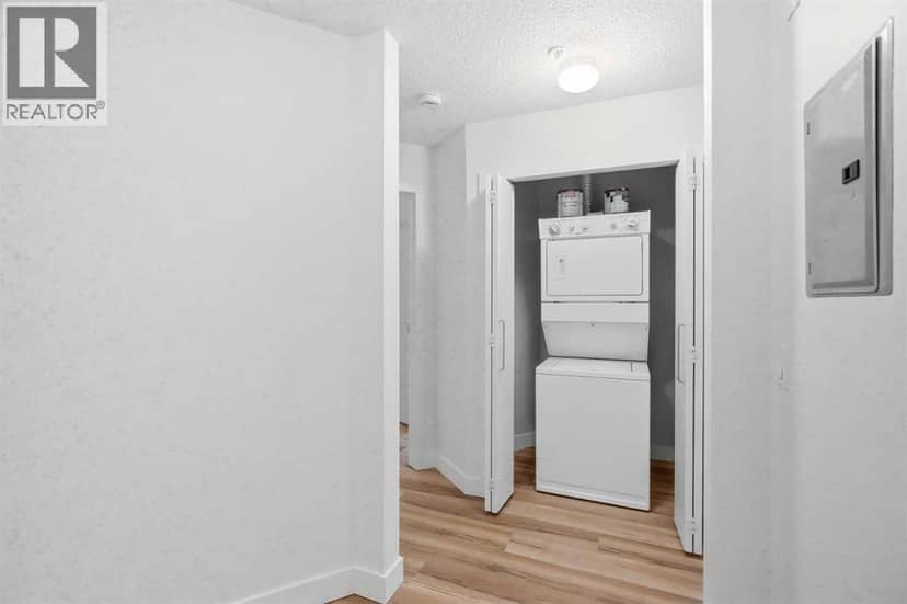 235, 35 Richard Court SW — photo 17 of 26