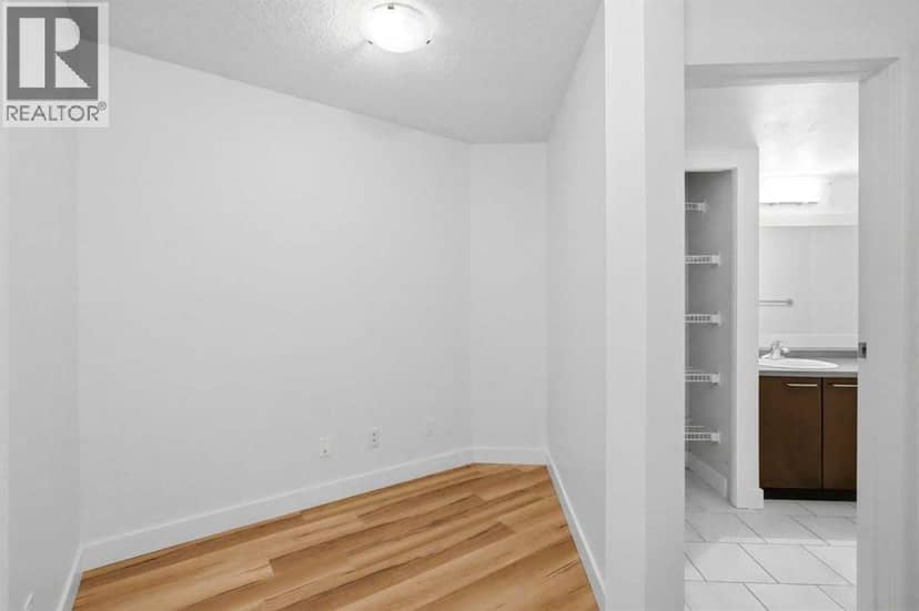 235, 35 Richard Court SW — photo 11 of 26