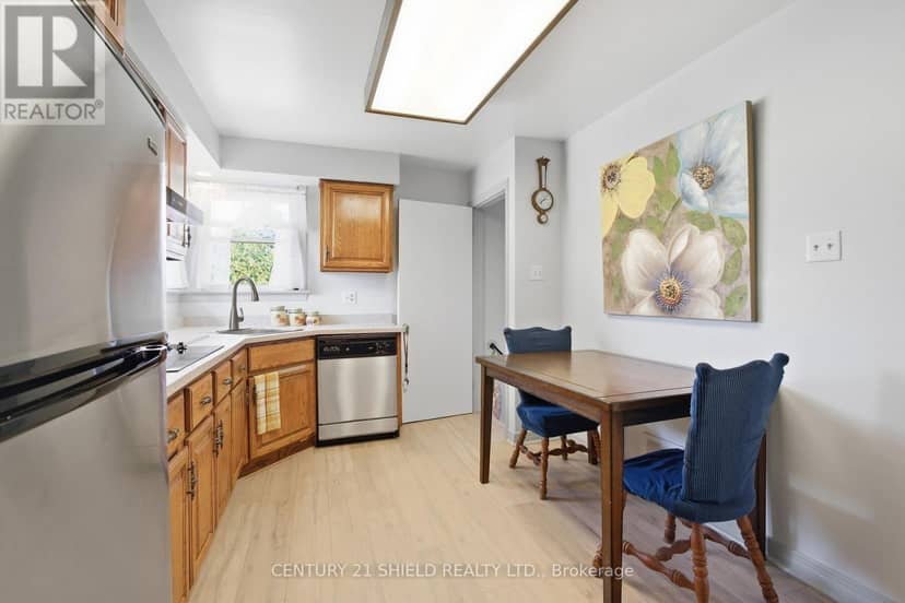 1303 Lascelle Avenue — photo 12 of 40
