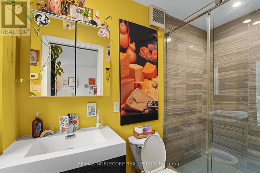 1035 Dovercourt Road — photo 21 of 40