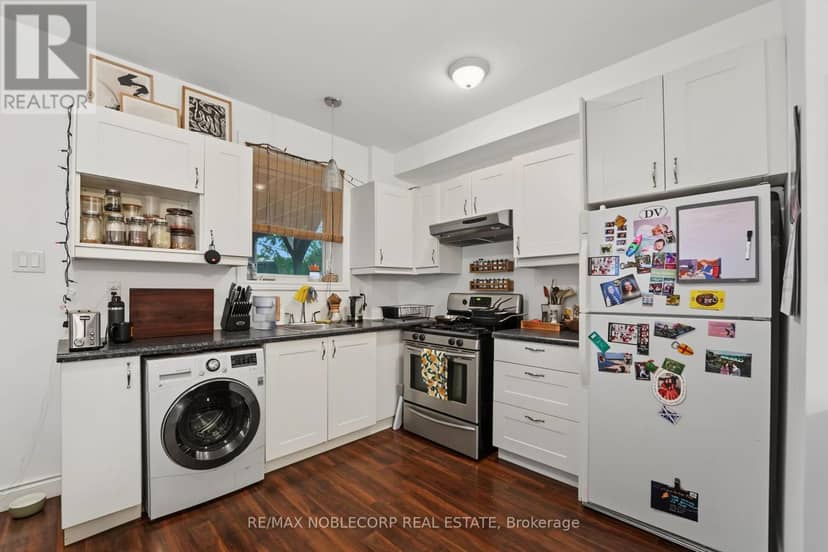 1035 Dovercourt Road — photo 29 of 40