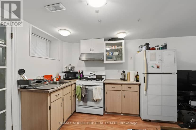 1035 Dovercourt Road — photo 36 of 40