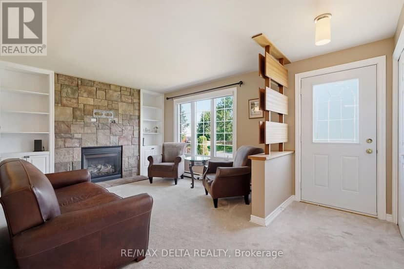 105 Fournier Street, Champlain, photo 4