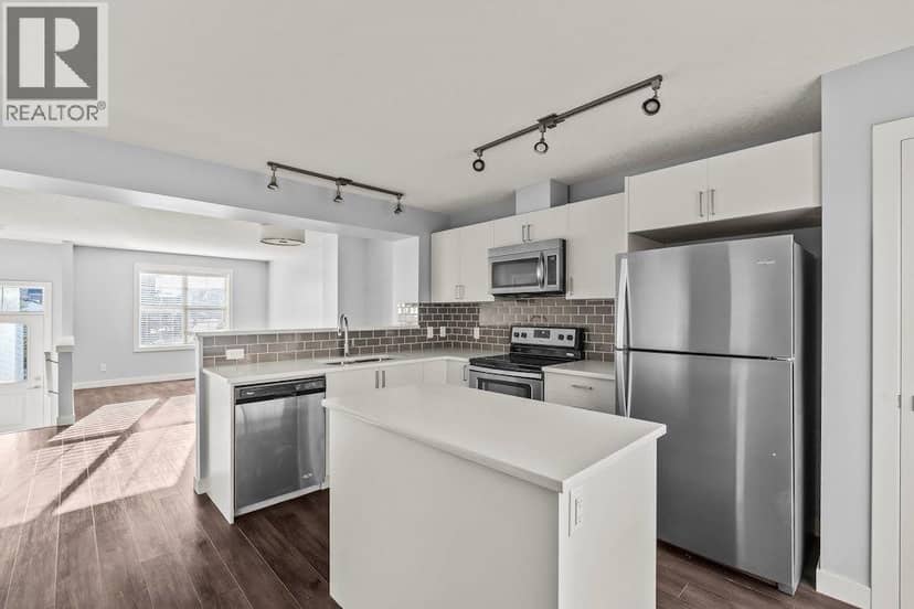4 Evanscrest Gardens NW — photo 10 of 40