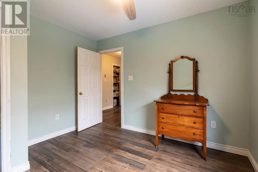 10 Sylvania Terrace — photo 28 of 40