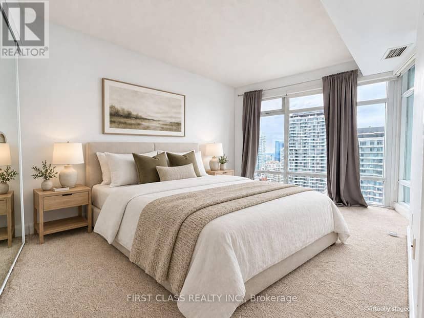 2912 - 2181 Yonge Street — photo 11 of 15