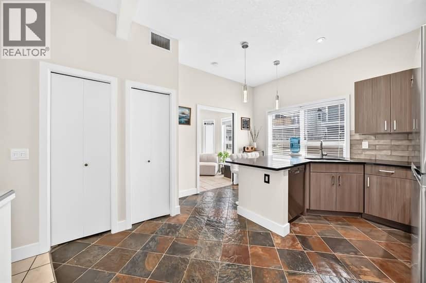 27, 605 15 Avenue SW — photo 9 of 36