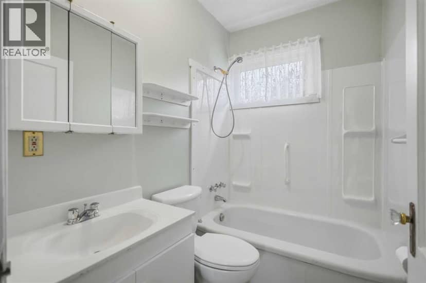 5112 47 Avenue — photo 12 of 20
