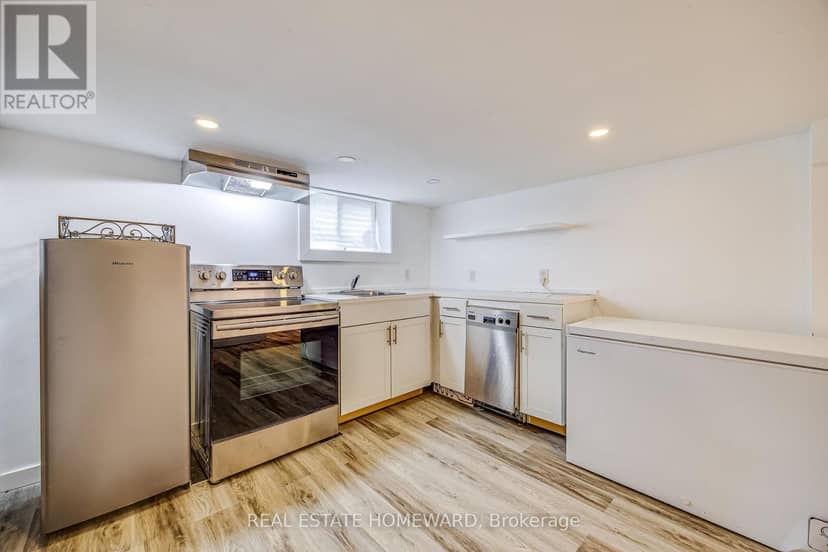 5164 St Lawrence Avenue — photo 19 of 27