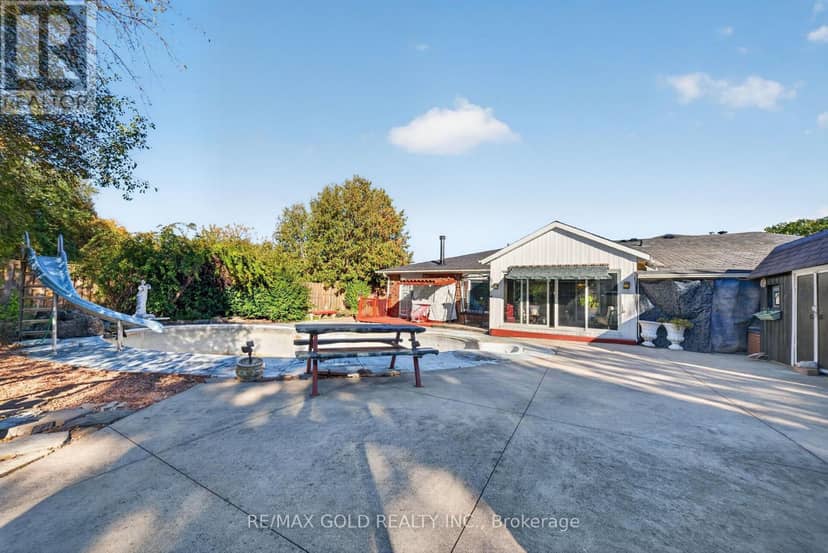 8 Easton Place — photo 39 of 40
