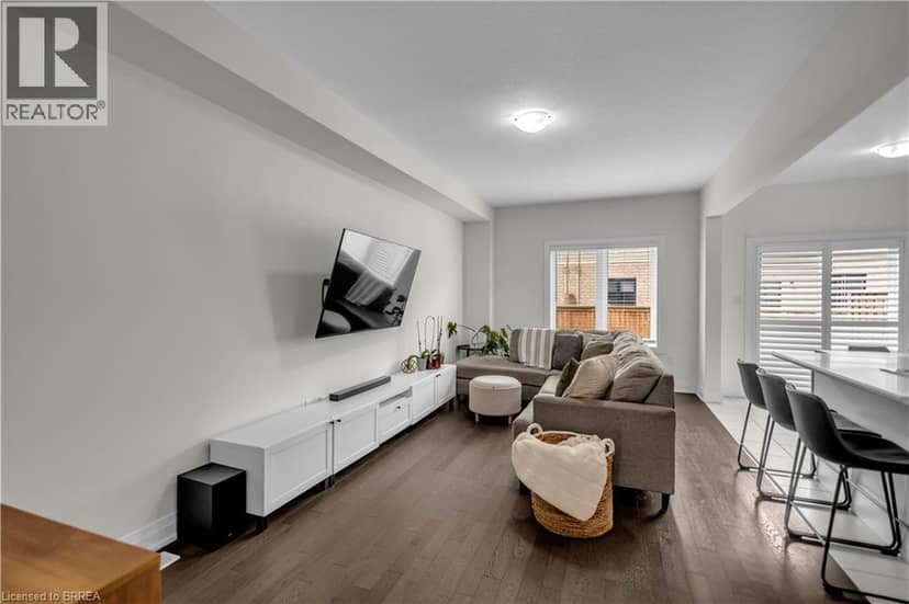 536 GREY Street — photo 7 of 32