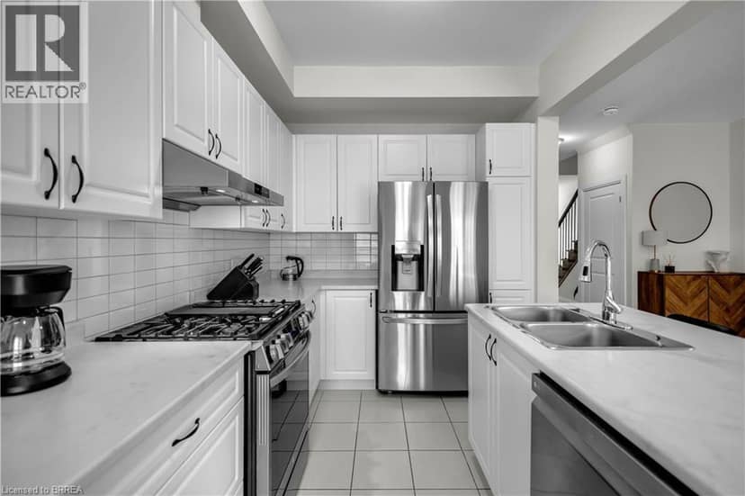 536 GREY Street — photo 12 of 32