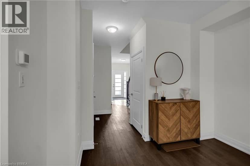 536 GREY Street — photo 5 of 32