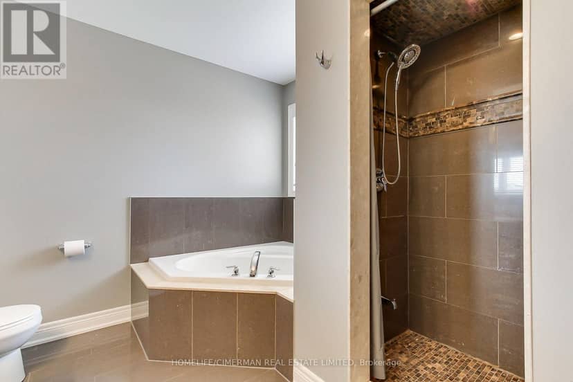 88 Chelsea Crescent — photo 33 of 40