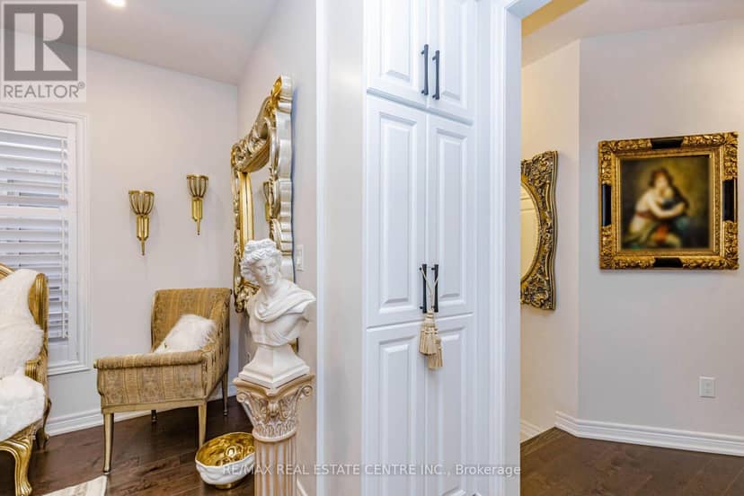 4061 Channing Crescent — photo 18 of 40