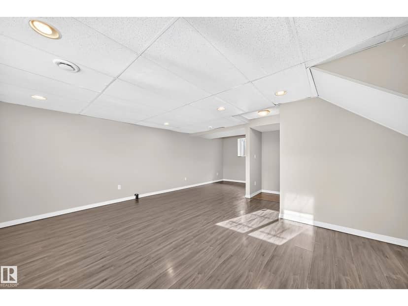 15104 45 ST NW — photo 38 of 40