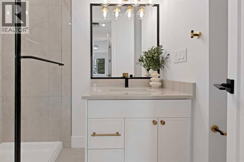 2221 Halifax Crescent NW — photo 33 of 40