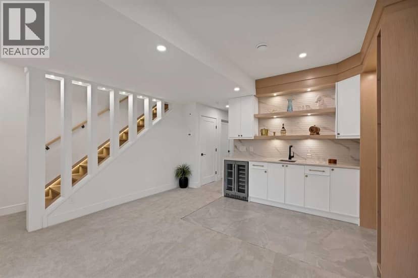 2221 Halifax Crescent NW — photo 36 of 40