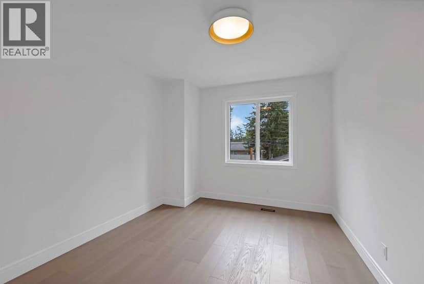 2221 Halifax Crescent NW — photo 32 of 40