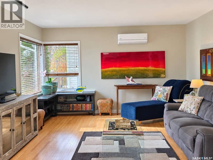 137 Simpson STREET — photo 10 of 40
