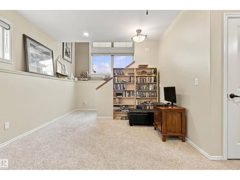 4923 59 AV — photo 25 of 40
