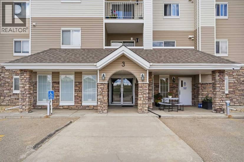 310, 3 Broadway Rise, Sylvan Lake, photo 3