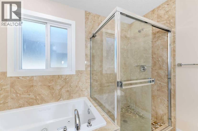 244 Baysprings Gardens SW — photo 21 of 28