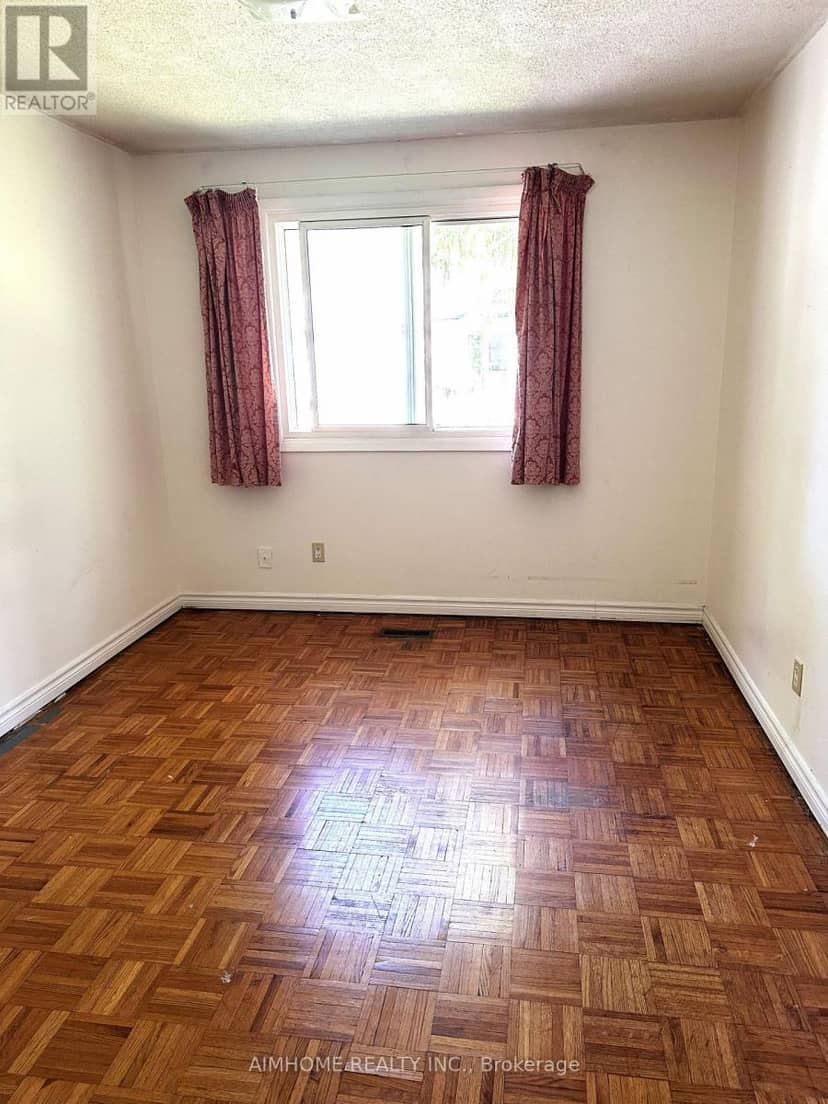 302 Cliffwood Road, Toronto, photo 3