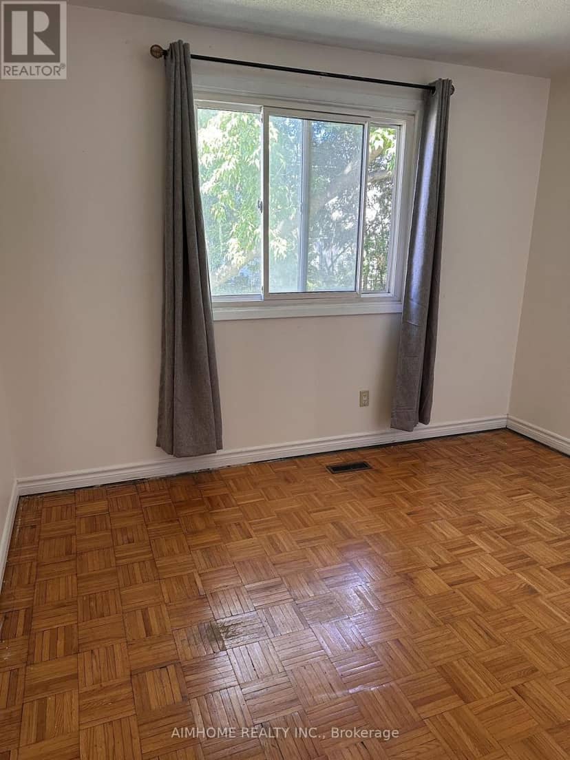 302 Cliffwood Road, Toronto, photo 4