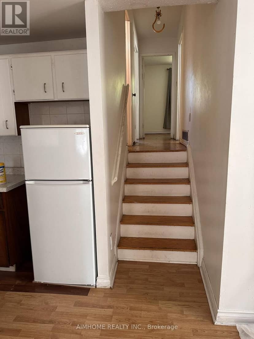 302 Cliffwood Road, Toronto, photo 6