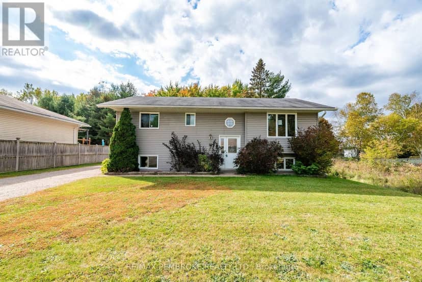 18 Joseph Street, Laurentian Hills, photo 2